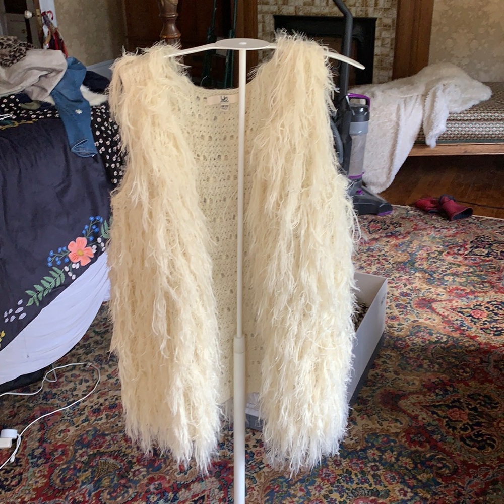 Ya Los Angeles fuzzy open vest. NWOT. Retail 90